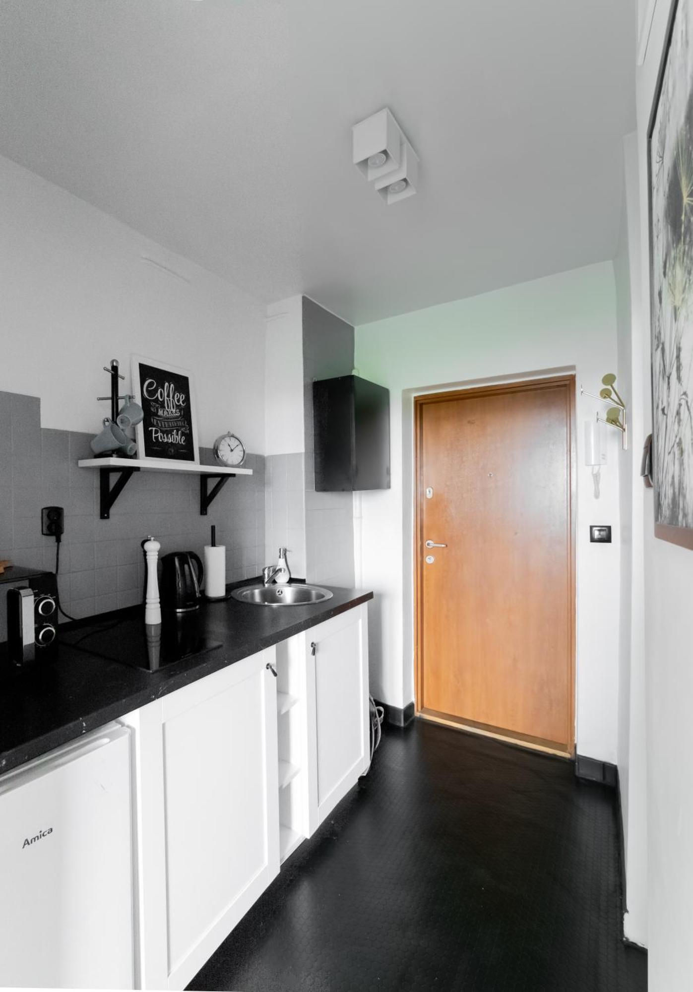 ורשה Piotrapartments - Daleka Cozy Train&Airport Apartment מראה חיצוני תמונה