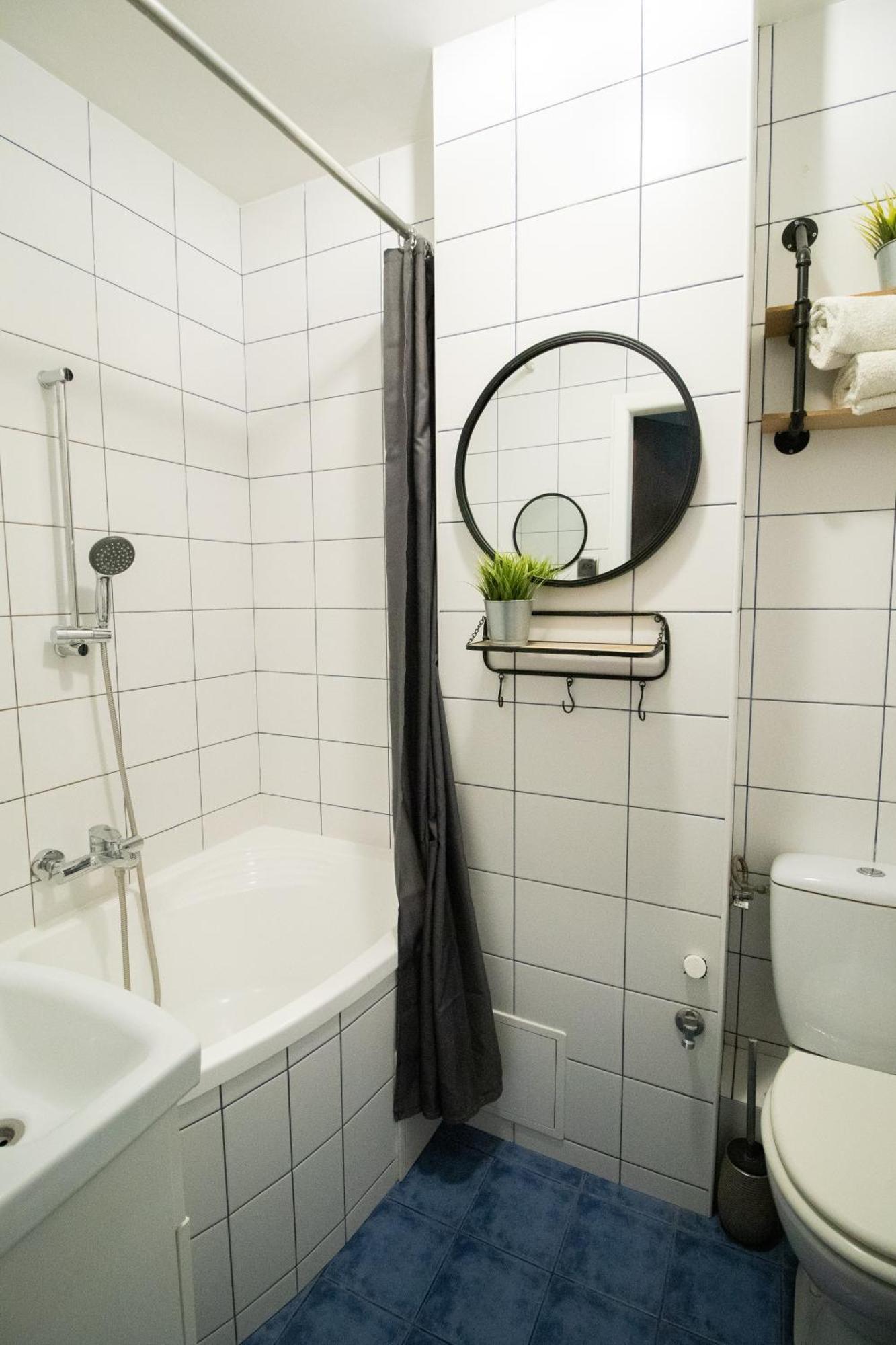 ורשה Piotrapartments - Daleka Cozy Train&Airport Apartment מראה חיצוני תמונה