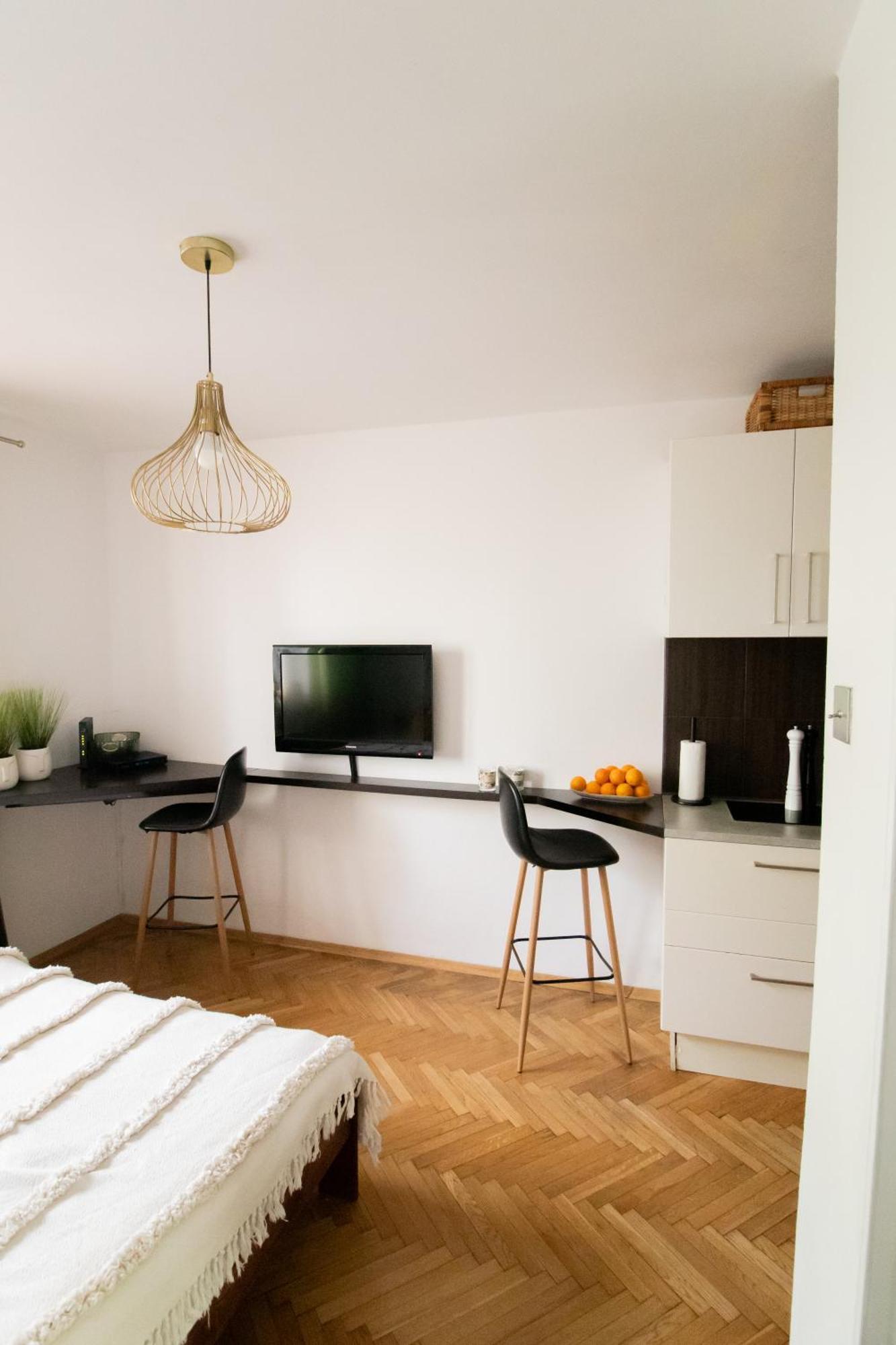 ורשה Piotrapartments - Daleka Cozy Train&Airport Apartment מראה חיצוני תמונה