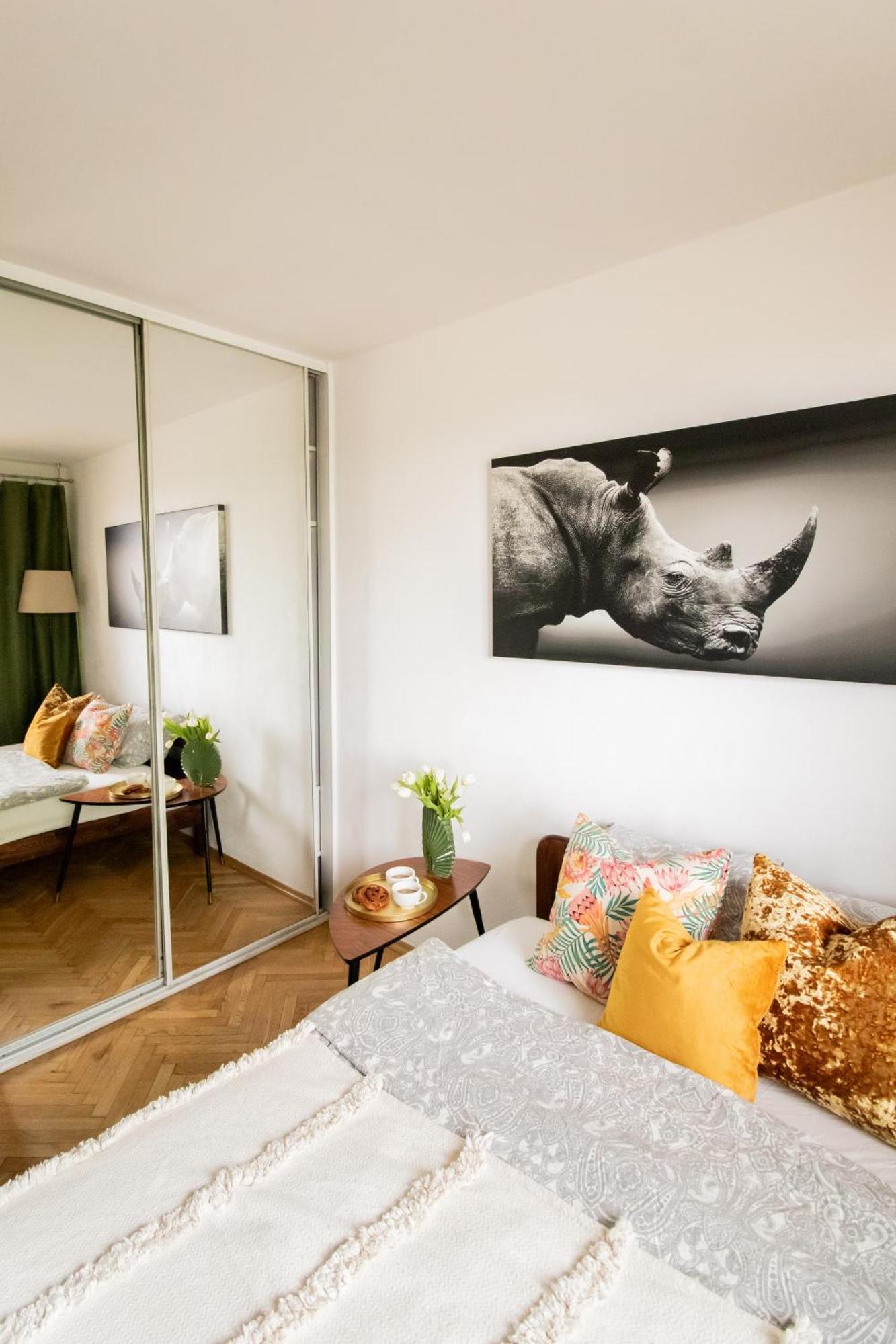 ורשה Piotrapartments - Daleka Cozy Train&Airport Apartment מראה חיצוני תמונה