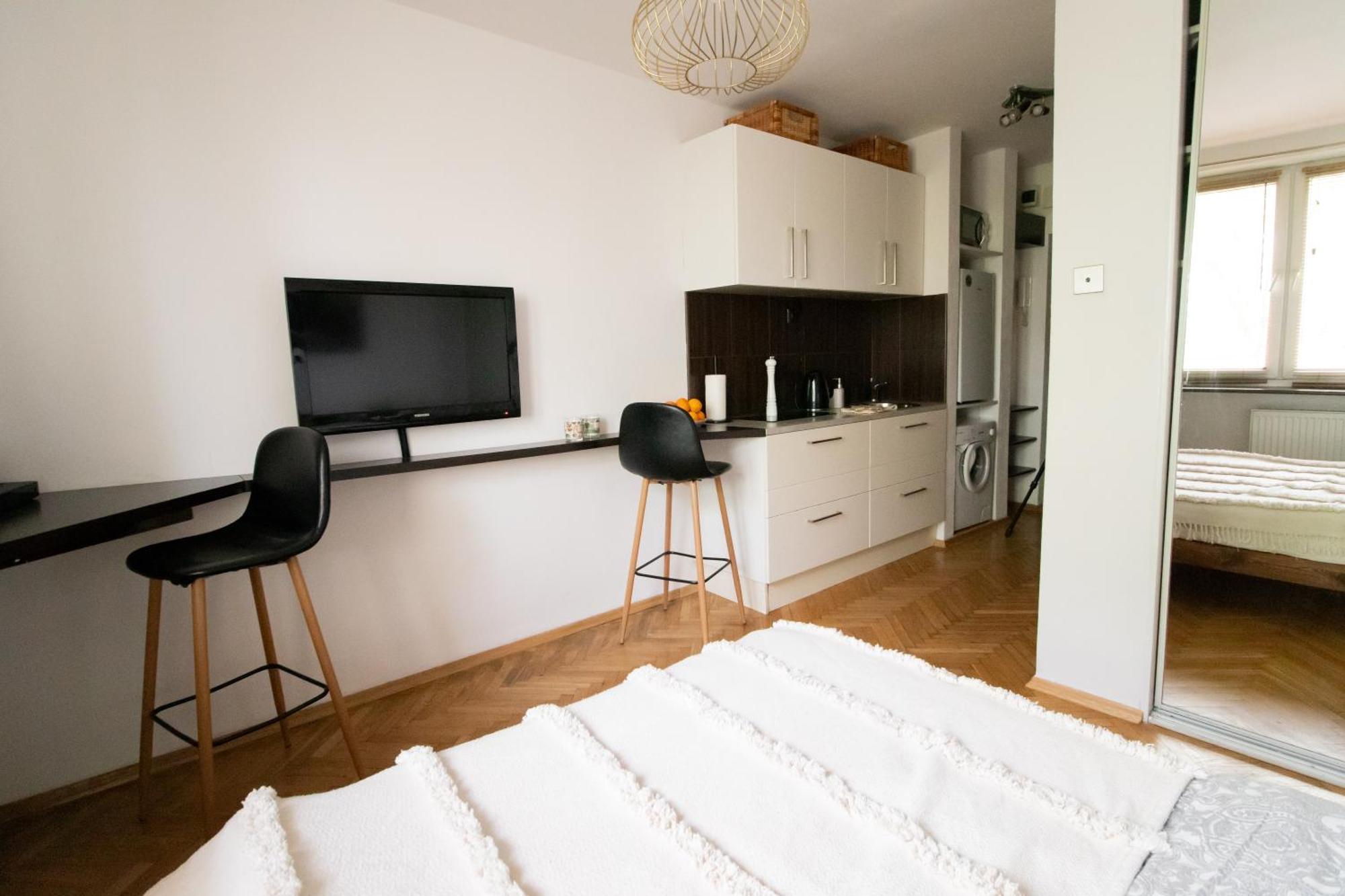 ורשה Piotrapartments - Daleka Cozy Train&Airport Apartment מראה חיצוני תמונה