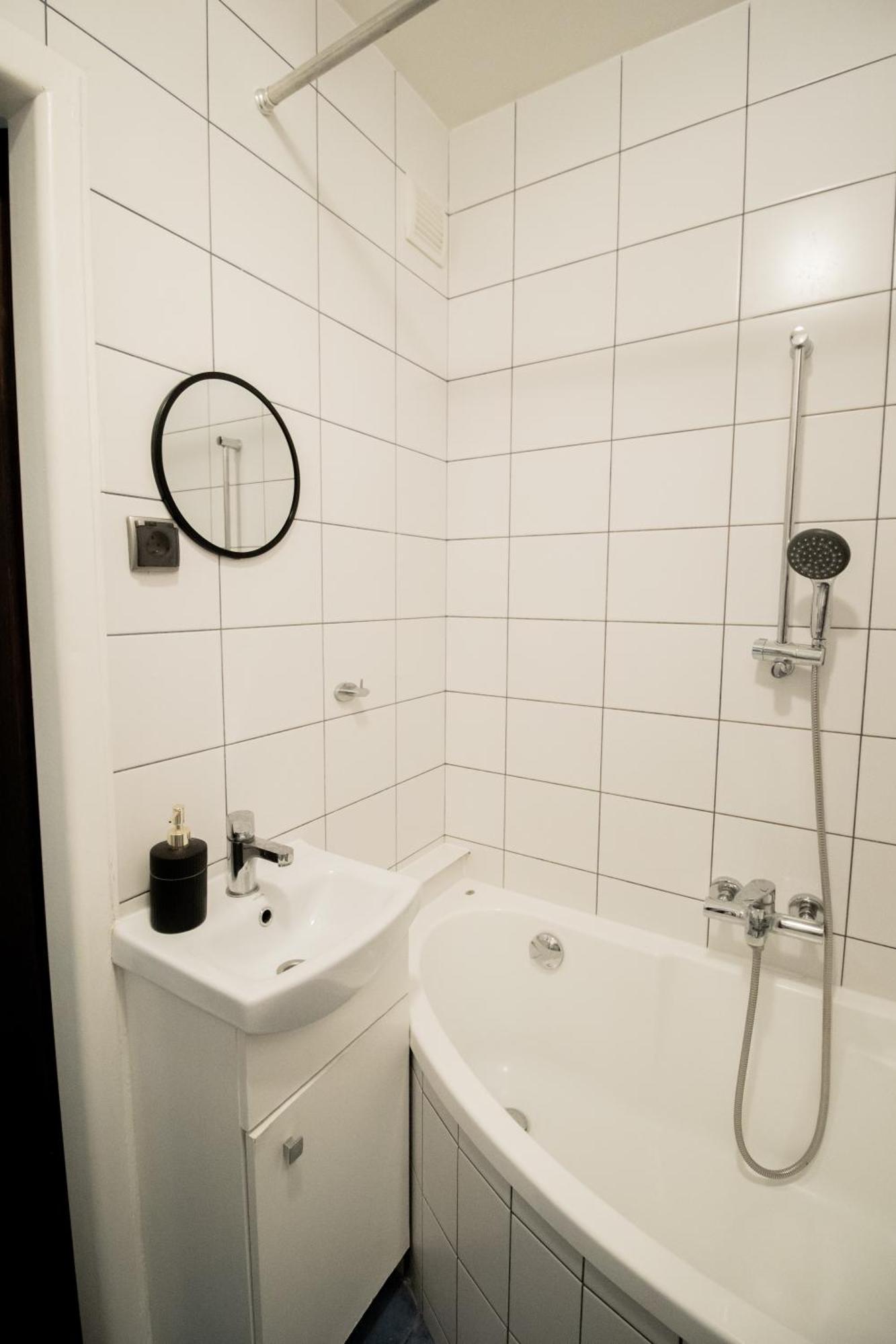 ורשה Piotrapartments - Daleka Cozy Train&Airport Apartment מראה חיצוני תמונה